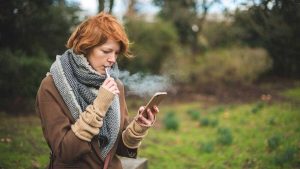 تأثیر سیگار الکتریکی در فضای مجازی: ارتباط تازه‌ای با رسانه‌های اجتماعی