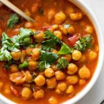 با طعم و شکوه: آماده‌ی پختن خوراک نخود برای علاقه‌مندان به غذاهای گیاهی