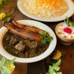 جنگ خوشمزه در آشپزخانه: خورش ریحان و سرسخت قرمه‌سبزی