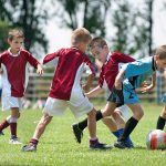 آیا ورزش های خارج از سالن در تابستان برای بچه ها خطرناک است؟ راه های پیشگیری از مشکلات حاصل از این ورزش ها