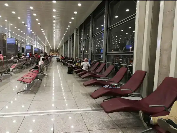 تعبیر خواب سالن فرودگاه برای زن متاهل و باردار و دختر مجرد از روانشناسی