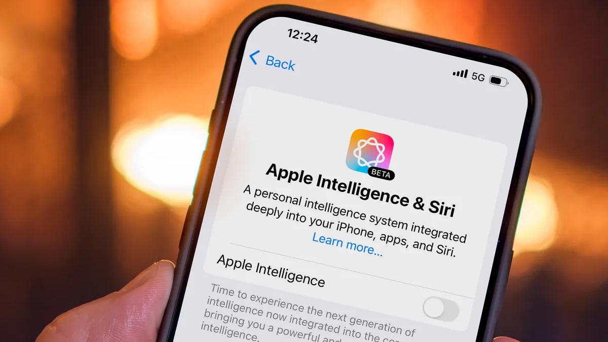 اپل برخی دستگاه‌ها را به‌طور خودکار و بدون اجازه کاربر به Apple Intelligence مجهز کرد