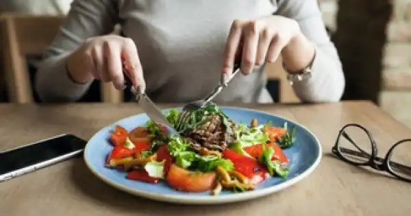 تعبیر خواب غذا گرفتن از مرده برای زن متاهل و باردار و دختر مجرد از روانشناسی