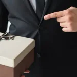 تعبیر خواب کادو گرفتن جوراب برای زن متاهل و باردار و دختر مجرد از روانشناسی