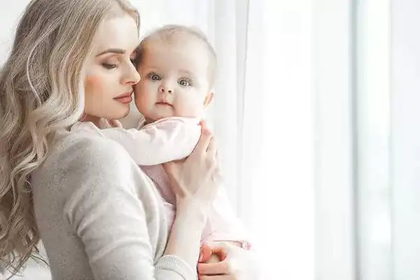 تعبیر خواب نوزاد در بغل داشتن برای زن متاهل و باردار و دختر مجرد از روانشناسی