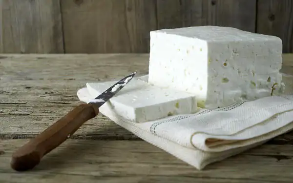 تعبیر خواب پنیر سفید برای زن متاهل و باردار و دختر مجرد از روانشناسی