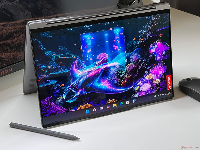 لپ تاپ قابل‌تبدیل لنوو Yoga 9 دارای پنل ۴K OLED با دقت رنگ پایین است