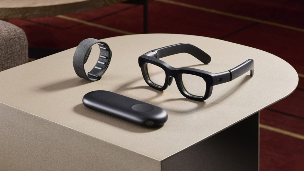 اپل تمرکز خود را از Vision Pro به عینک واقعیت افزوده سبک معطوف کرده است