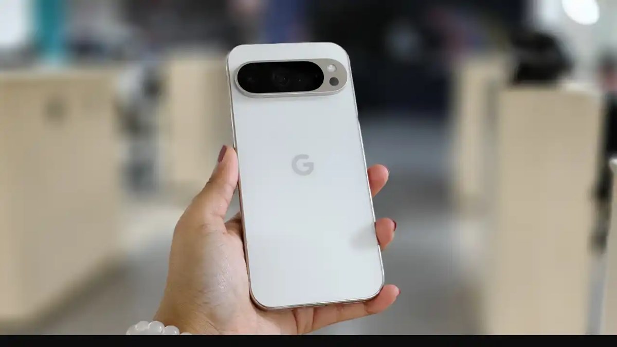 گوگل بالاخره به فکر رفع چشمک‌زدن آزاردهنده نمایشگرهای Pixel افتاد