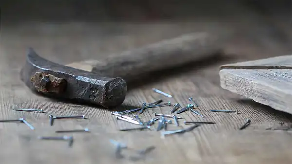 تعبیر خواب چکش شکسته برای زن متاهل و باردار و دختر مجرد از روانشناسی