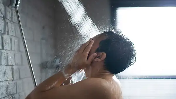 تعبیر خواب استحمام مرده امام صادق برای زن متاهل و باردار و دختر مجرد