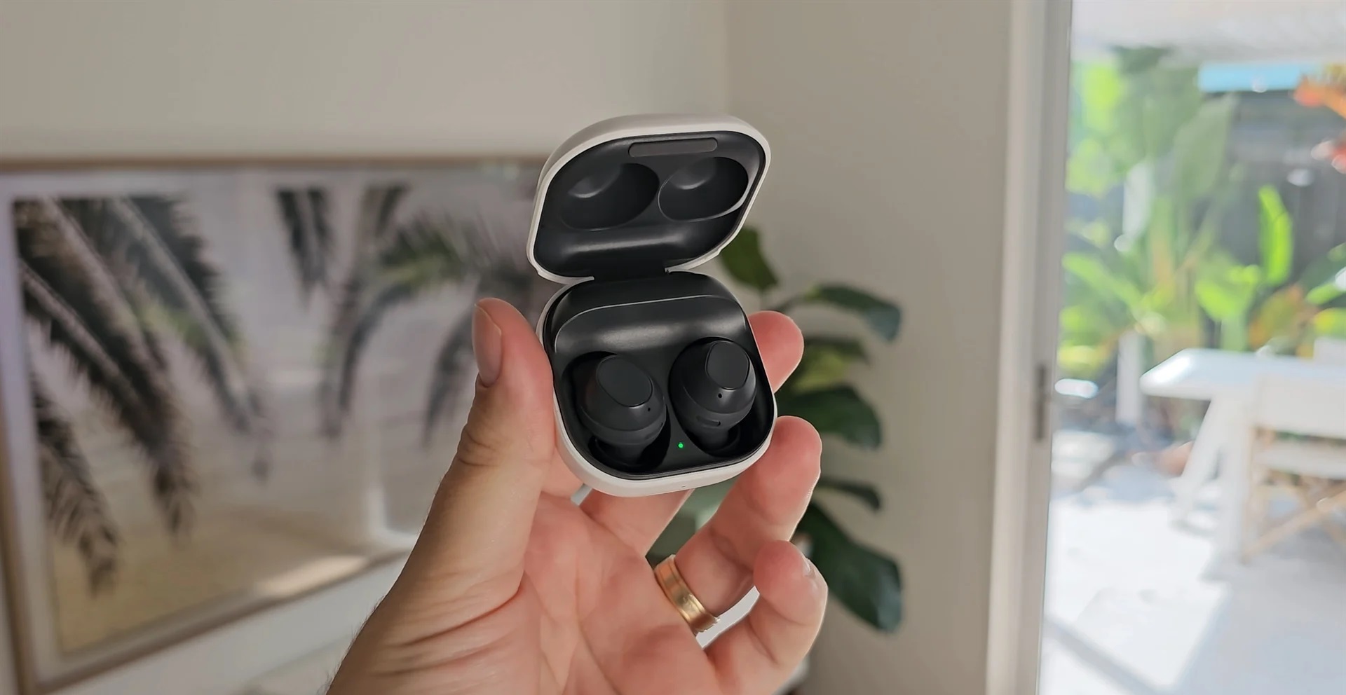 گزارش: ایرباد Galaxy Buds Core باتری‌ بزرگتری نسبت به Galaxy Buds FE خواهد داشت