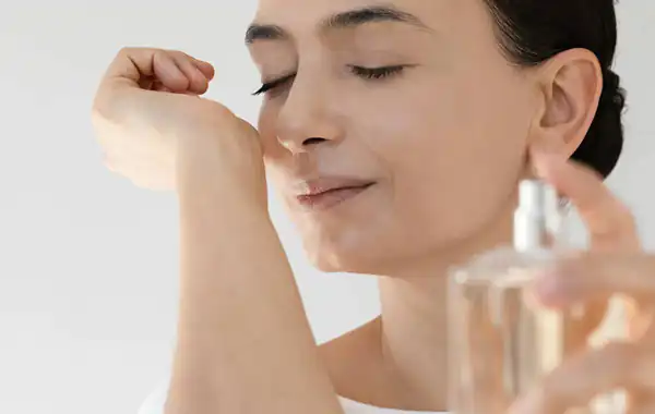 تعبیر خواب بوی خوش بدن برای زن متاهل و باردار و دختر مجرد از روانشناسی