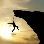 تعبیر خواب سقوط دیگران برای زن متاهل و باردار و دختر مجرد از روانشناسی