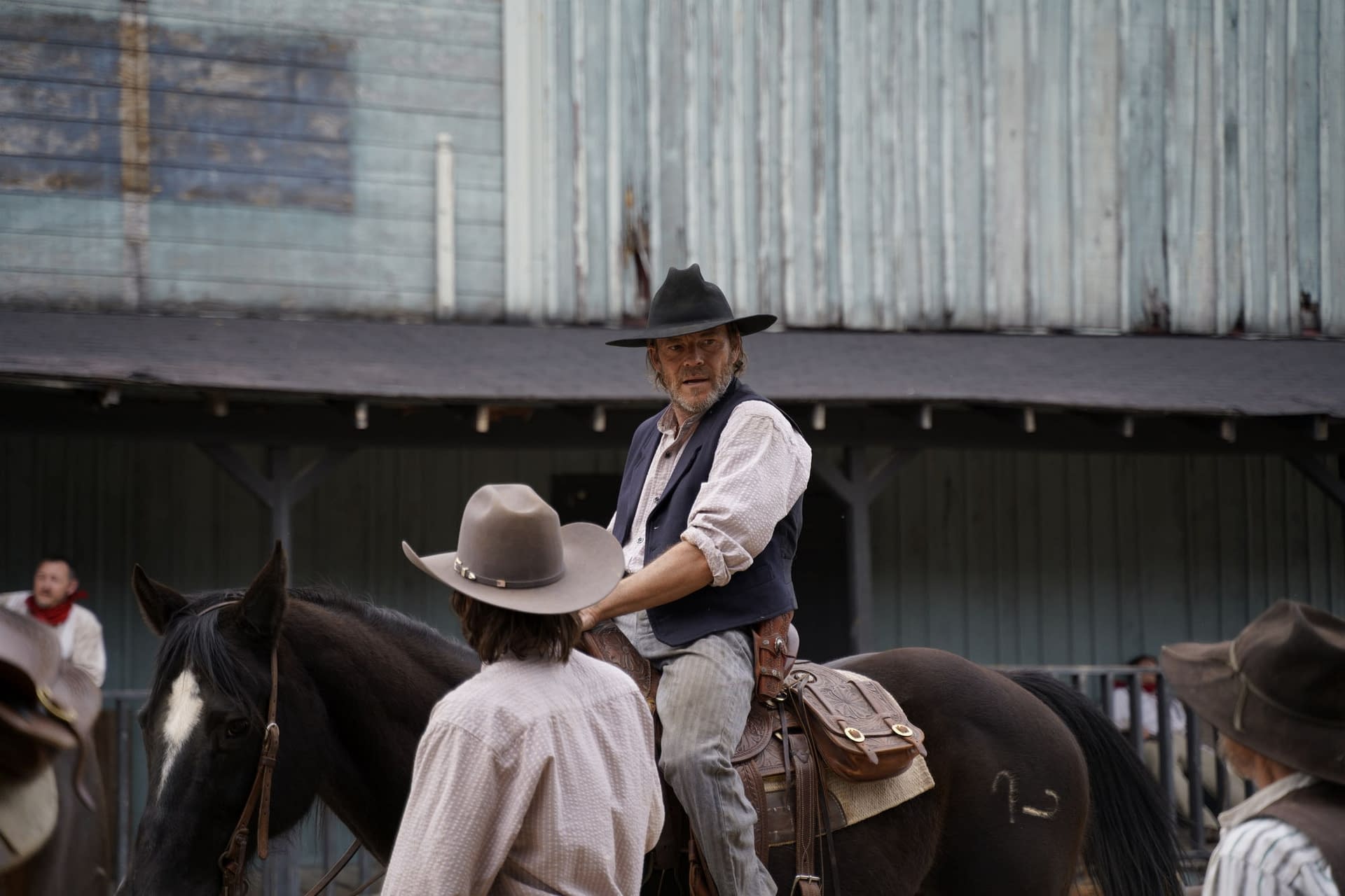 نقد و بررسی فیلم Gunslingers | یک وسترن بی‌همه‌چیز!