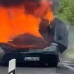 یک خودروی مرسدس AMG One در آتش سوخت