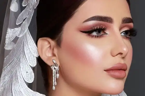 تعبیر خواب آرایش غلیظ برای زن متاهل و باردار و دختر مجرد از روانشناسی
