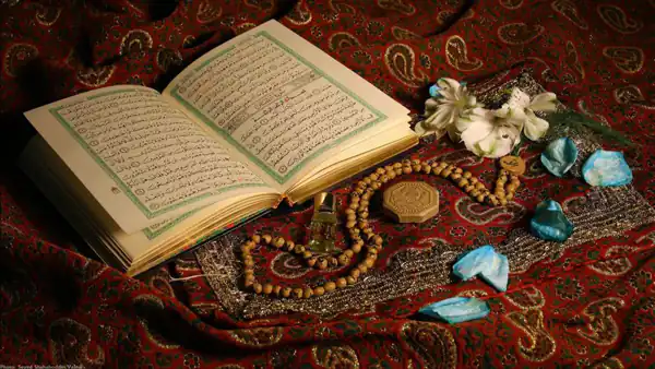 تعبیر خواب کتاب دعا هدیه گرفتن برای زن متاهل و باردار و دختر مجرد از روانشناسی