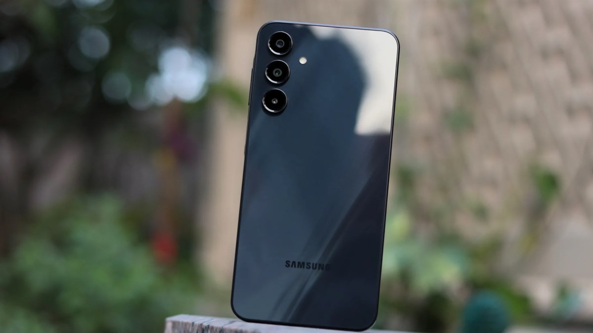 گلکسی ای ۱۷ فایوجی بدون ارتقای سخت‌افزاری عرضه می‌شود