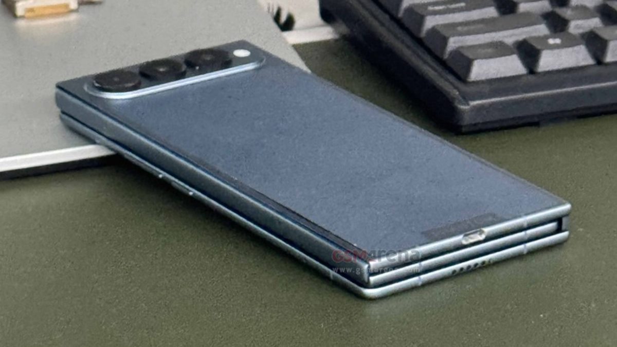 موبایل تاشوی سه‌مرحله‌ای جدید شرکت Tecno در راه است