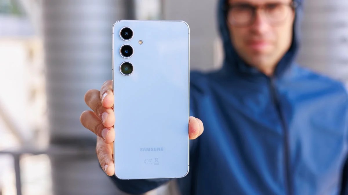 گوشی Galaxy S25 FE با طراحی باریک‌تر و نمایشگر انعطاف‌پذیر در راه است