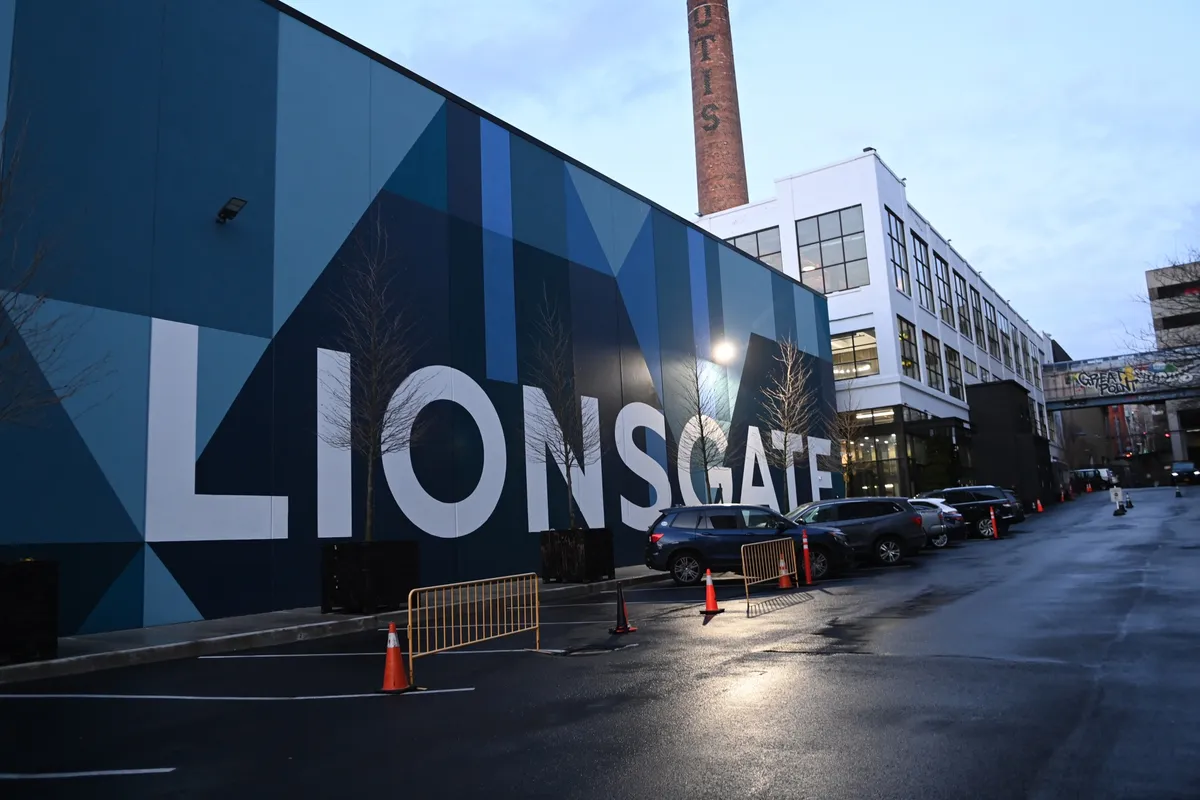 استودیوی لجندری در حال بررسی خرید Lionsgate Studios است