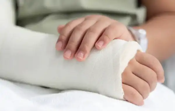 تعبیر خواب شکستن ساعد دست برای زن متاهل و باردار و دختر مجرد از روانشناسی