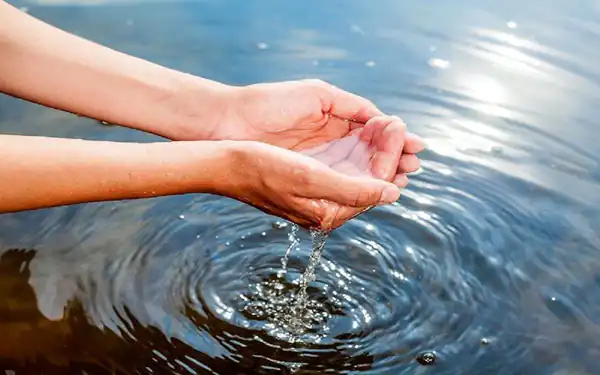 تعبیر خواب وضو گرفتن در چشمه برای زن متاهل و باردار و دختر مجرد از روانشناسی
