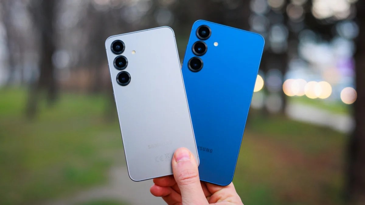 فروش موفق گلکسی اس ۲۵ سامسونگ، تصمیم حذف مدل پلاس در نسل بعدی را زیر سؤال می‌برد