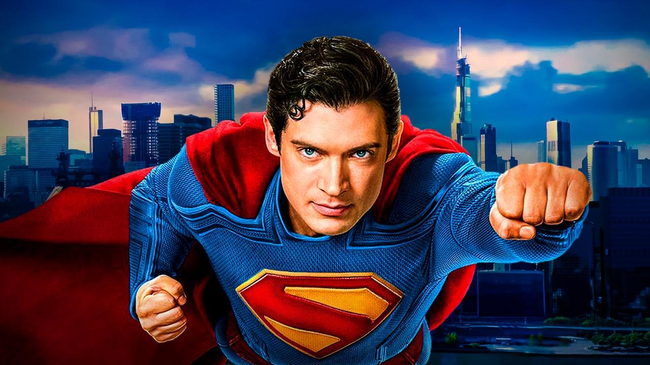 نقد و بررسی فیلم Superman | سیاسی‌ترین سوپرمن تاریخ