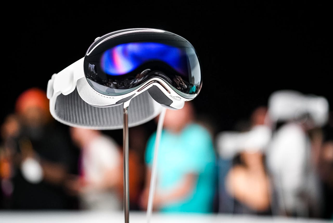 اپل ممکن است هدست Vision Air را در سال ۲۰۲۷ با طراحی سبک‌تر و قیمتی کمتر از Vision Pro عرضه کند