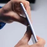 تماشا کنید: مقاومت بی‌نظیر آیفون ایر در برابر خم شدن و ضربه