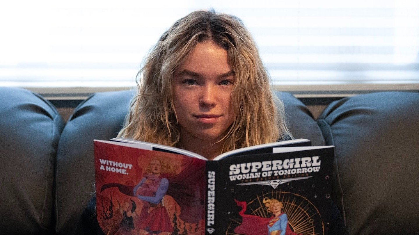 لوگو کامل فیلم Supergirl دیده شد