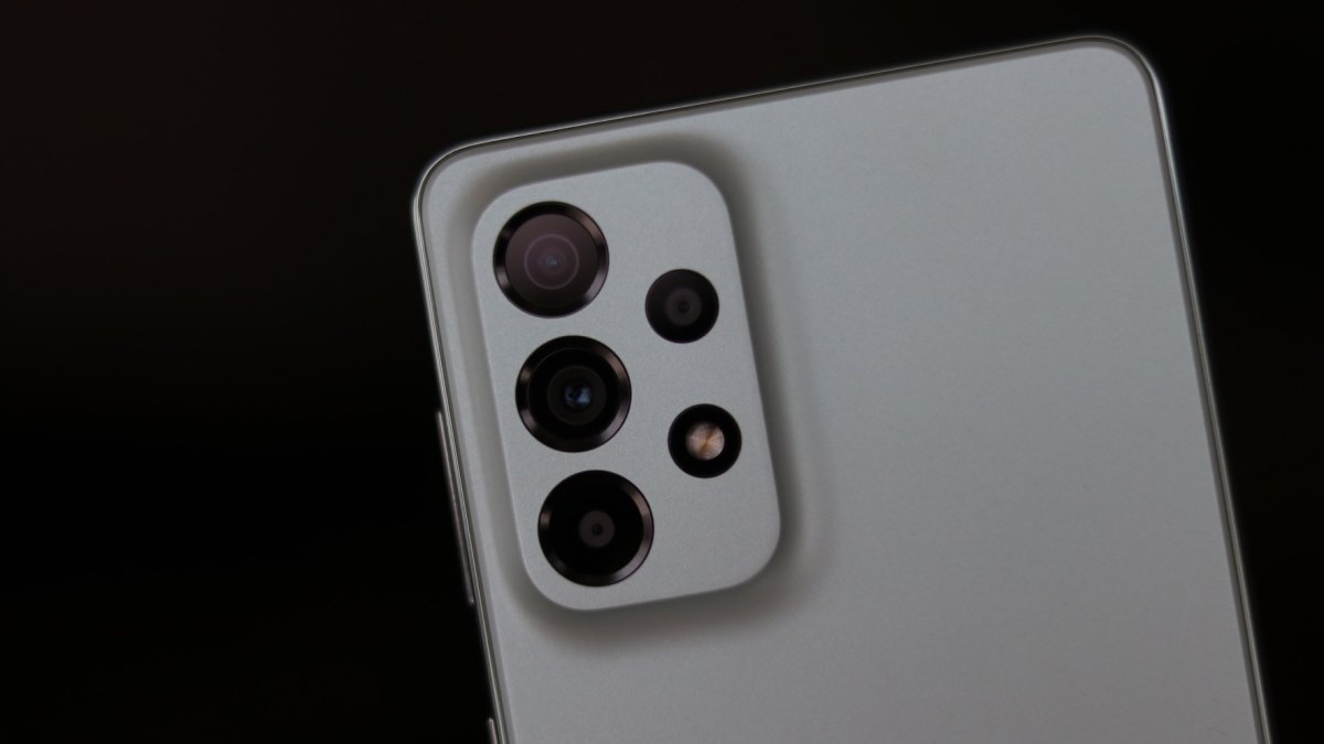 آیا سامسونگ بالاخره جانشین گلکسی ای ۷۳ را معرفی می‌کند؟