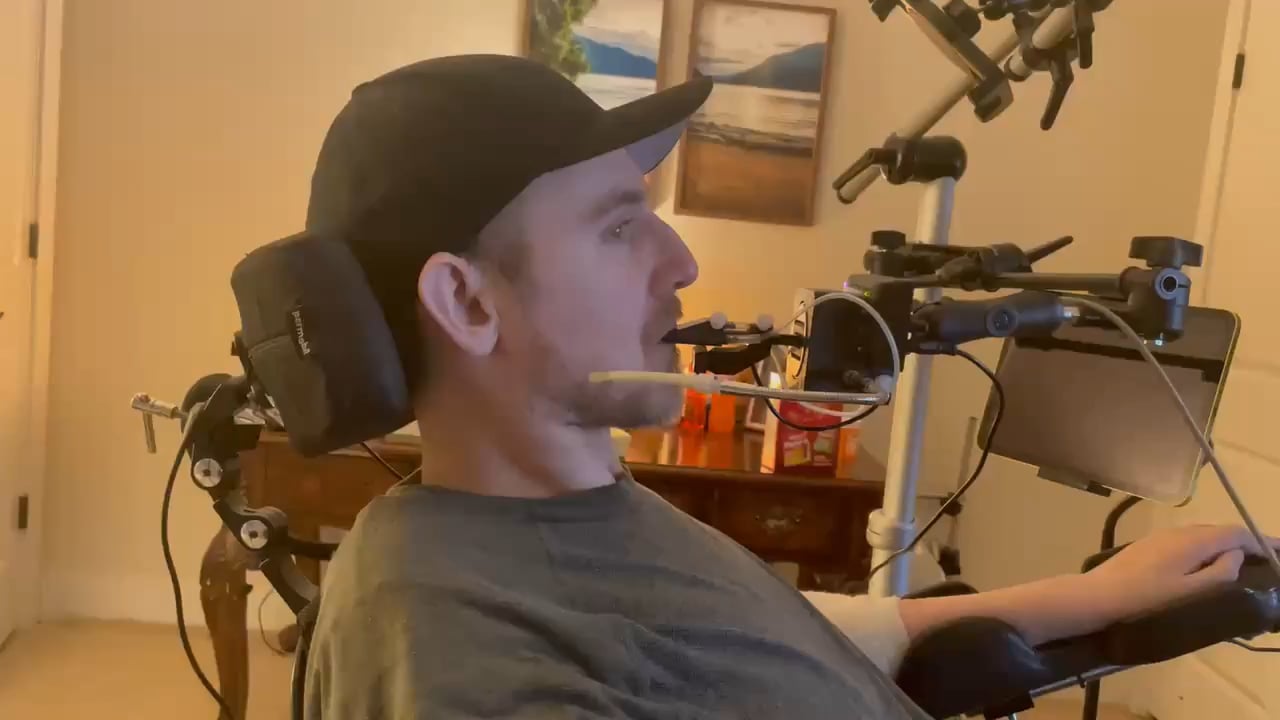 مرد معلول با ایمپلنت مغزی Battlefield 6 را بازی کرد!