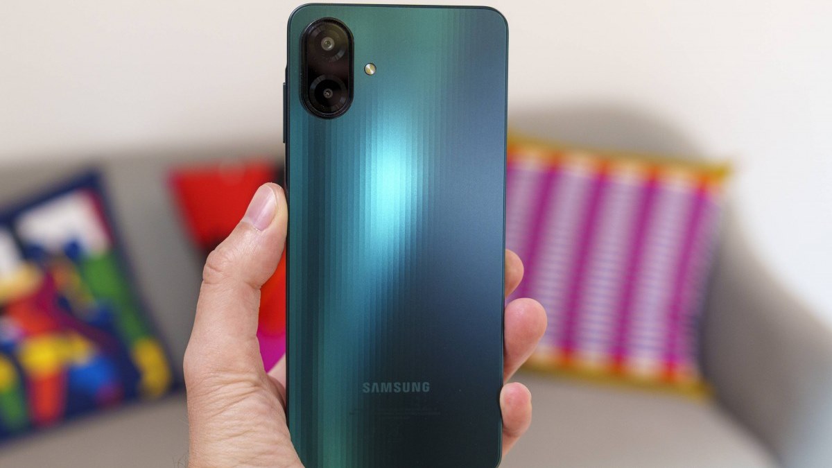 آپدیت پایدار وان یو آی ۸ برای گلکسی ای ۰۶ فورجی و ای ۰۷ فورجی منتشر شد