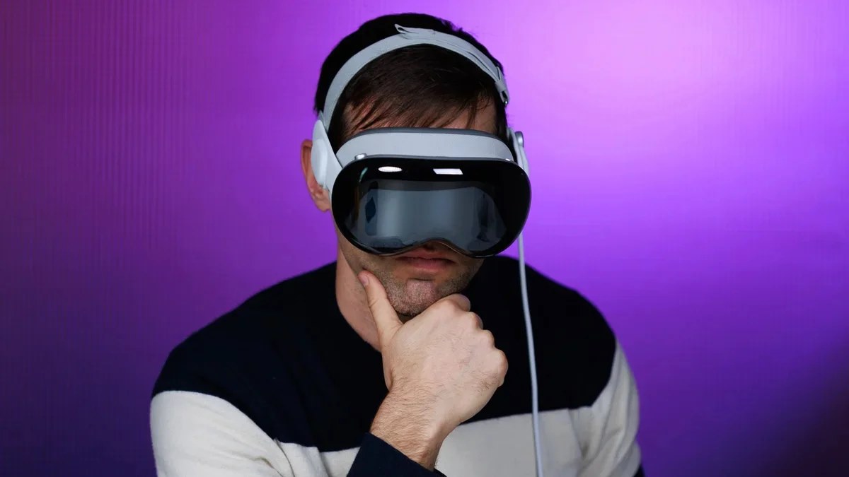 عینک هوشمند اپل احتمالا همزمان با آیفون ۱۸ معرفی می‌شود