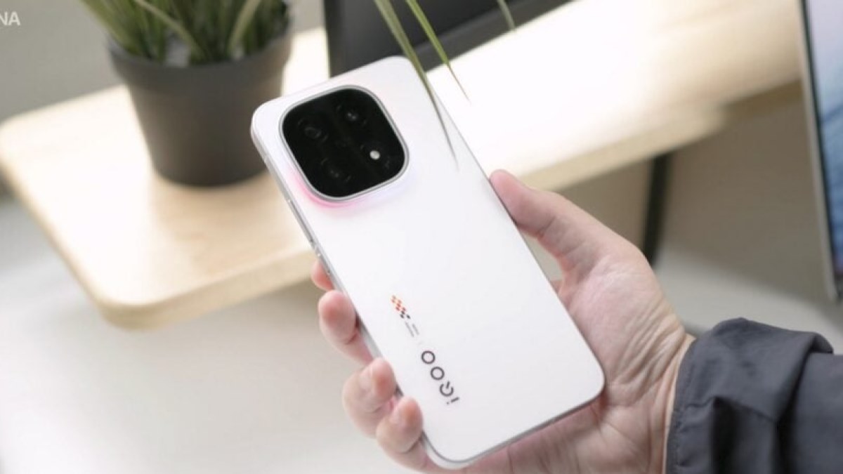 آیکیو ۱۵ با طولانی‌ترین پشتیبانی نرم‌افزاری وارد بازار می‌شود