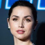 آنا د آرماس در حال مذاکره برای پیوستن به فیلم Reenactment با بازی کامرون دیاز است