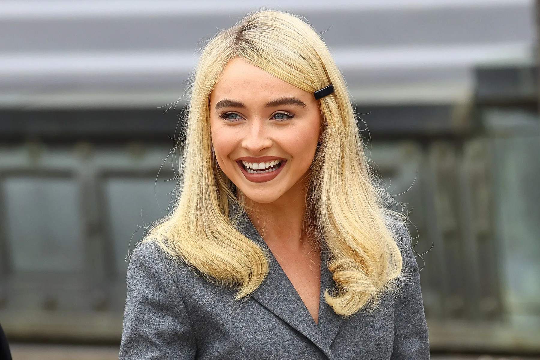 سابرینا کارپنتر در فیلم موزیکال Alice in Wonderland بازی خواهد کرد