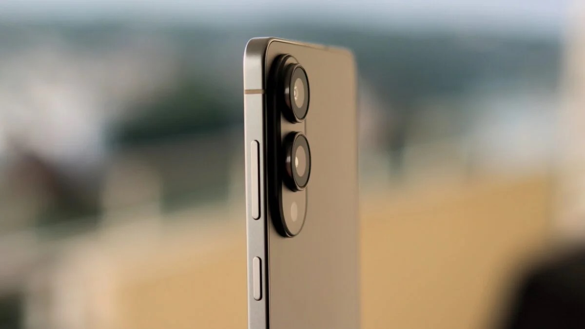 با لغو عرضه گلکسی اس ۲۶ اج، اپل تمرکز بیشتری روی آیفون‌های فوق باریک می‌گذارد