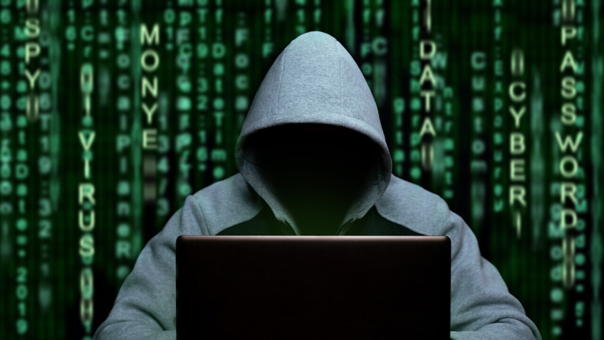 کلاهبرداری با شماره‌های جعلی پشتیبانی در ۲۰۲۵ صدها میلیون دلار از آمریکایی‌ها گرفت