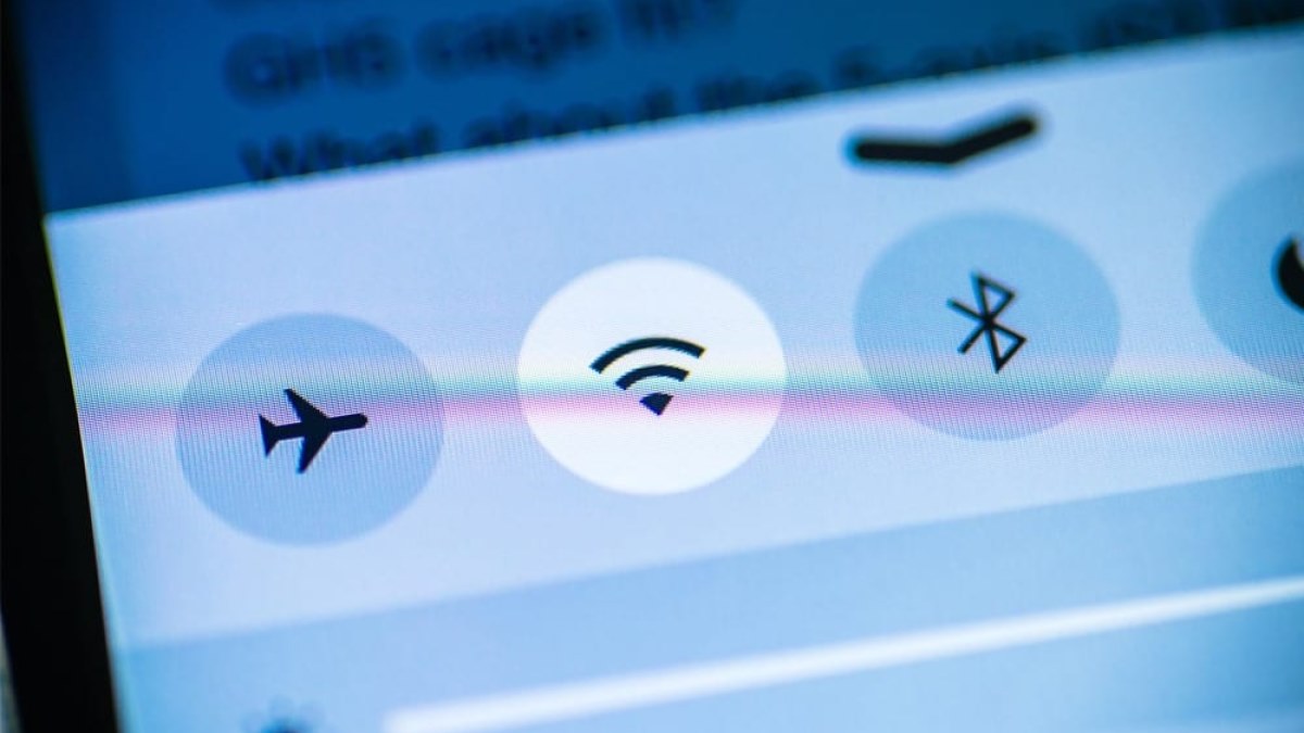 تفاوت حالت پرواز و خاموشی کامل گوشی ؛ انتخابی ساده با تفاوت‌هایی مهم در استفاده روزمره