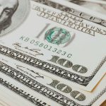 آیا دلار آمریکا در آستانه از دست دادن سلطه جهانی است؟