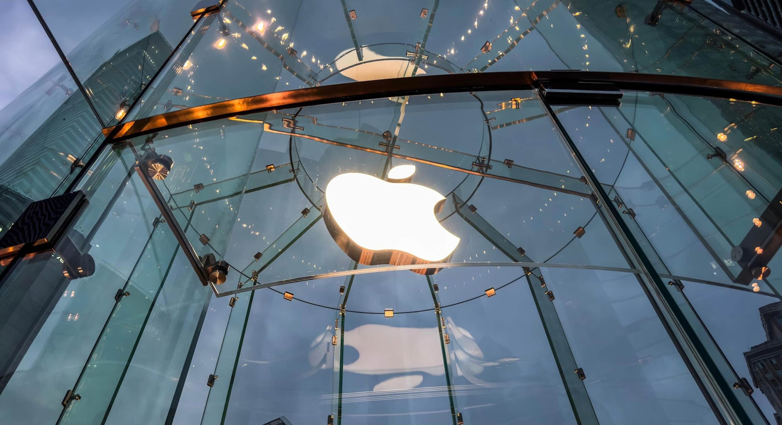 کارمند باتجربه گوگل به بخش هوش مصنوعی اپل پیوست