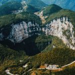 گودال بهشتی؛ بزرگترین چاله طبیعی جهان که شما را شگفتزده میکند + تصاویر