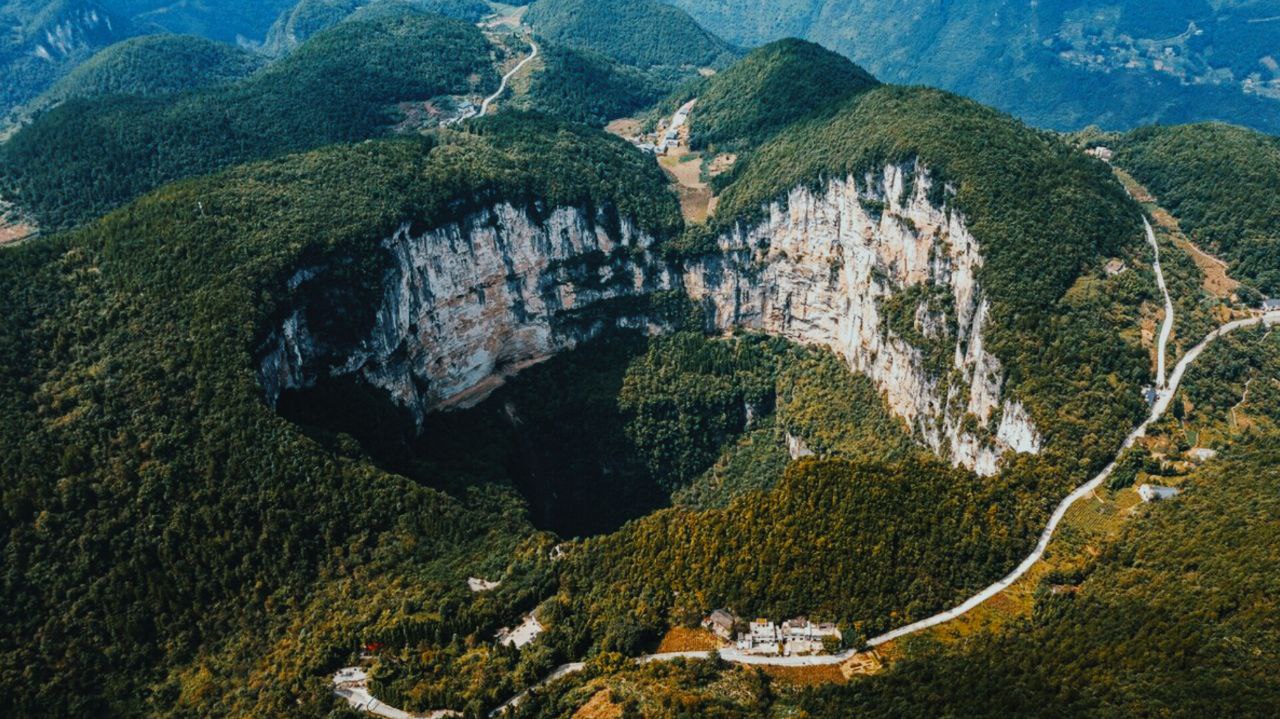 گودال بهشتی؛ بزرگ‌ترین چاله طبیعی جهان که شما را شگفت‌زده می‌کند + تصاویر