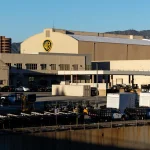 کمپانی برادران وارنر قصد دارد پیشنهاد خرید پارامونت را رد کند